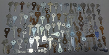 Old Keys Bundle 97x Vintage &