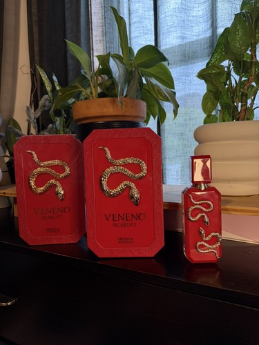 Veneno scarlet eau de - eau,
