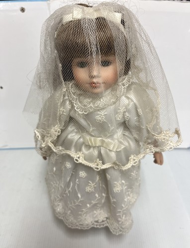 Unbranded porcelain doll - unbranded, 15”