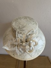 Klass Beige & Sage Floral 100%