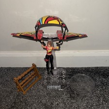 Hasbro Fortnite Victory Royale Series TNTina Figure With Glider