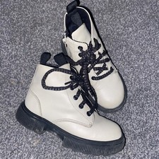 ZARA Girls Beige & Black Ankle Boots Size 25