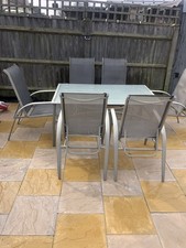 table and 6 chairs 