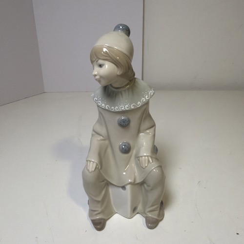 Retired lladro sitting - retired,