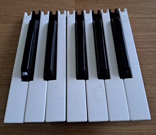 Roland pro synthesiser - pro-e,