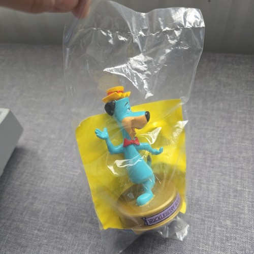 Huckleberry hound figure - huckleberry,
