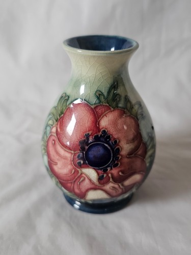 Gorgeous moorcroft anemone - gorgeous,