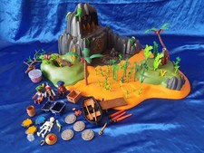 Playmobil 5134 Pirate Adventures Island Playset with Light and Sound