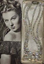 VINTAGE NECKLACE THREE STRAND