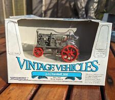 ERTL VINTAGE VEHICLES I.H. Farmall 300  Tractor 1:43 -  - #2513-1HEO