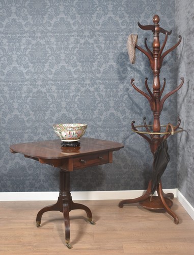 Regency mahogany end table - regency,
