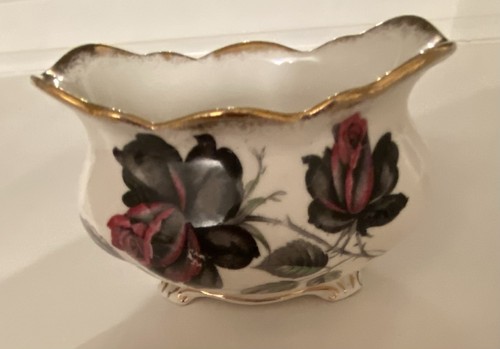Royal albert bone china gold - albert,