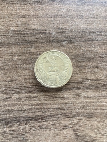 2010 one pound - pound, £1
