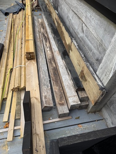 Oak posts and - sleepers,, job