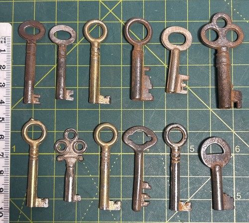 Antique job lot assorted - antique, 12