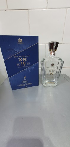 Johnnie walker xr19 bottle and - johnnie,