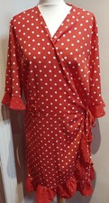 BOOHOO SIZE 24 RED WHITE POLKA