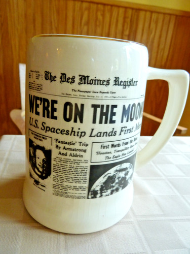 Des moines register - des,