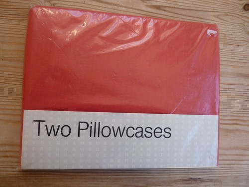 Red debenhams pillowcases - 2,