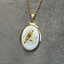 Retro Vintage Bird Waxwing Cameo Pendant Necklace Chain Gold Tone 16”