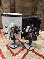 Assassin’s Creed II White And Black Edition Ezio Auditore Figures Complete