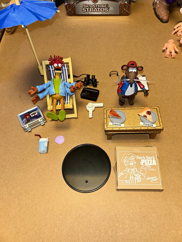 The muppets figure - figure, w/