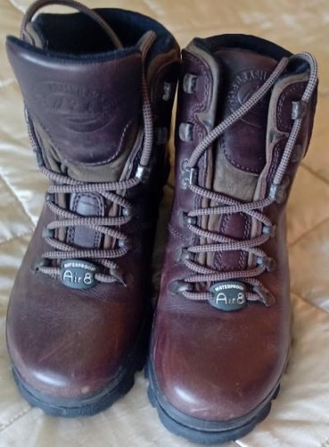 Walking boots brown leather