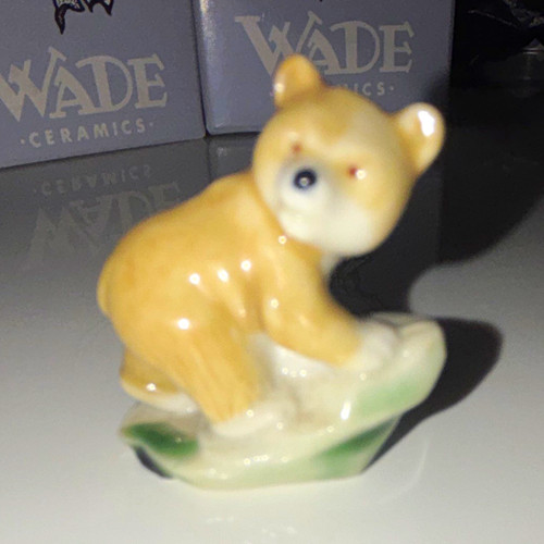 Wade ceramic bear cub - wade,
