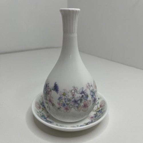 Wedgewood bud vase and trinket - and,