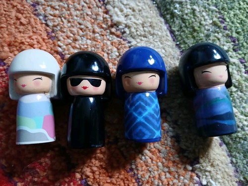 Skincity kokeshi dolls - x,