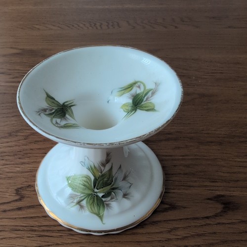 Royal albert trillium china - albert, "trillium"