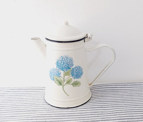 Shabby chic style enamel - shabby,