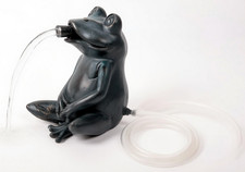 POND SPITTER FROG GARDEN WATER