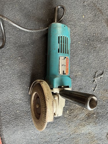 Black and decker angle grinder - black,