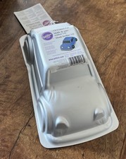 Wilton 3D Cruiser Car Cake Pan - Novelty Cake Pan / Tin - Model 2015 - 2043 BNWT