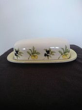 ROYAL DOULTON CARMINA