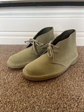 CLARKS ORIGINAL PALE GREEN SUEDE LEATHER DESERT BOOTS - SIZE 4