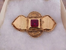 Goldtone Brooch Signed MAROUSSIA. Beautiful