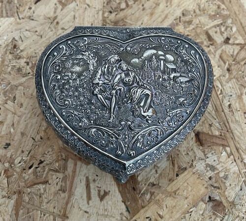 Vintage metal heart trinket - vintage,