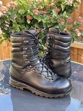 Lowa Combat Gore-Tex Boots UK 7.5 / EU 41.5
