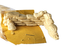 Bratania Miniatures World War Resin Model Kit Bunker Defensive Sand Bags