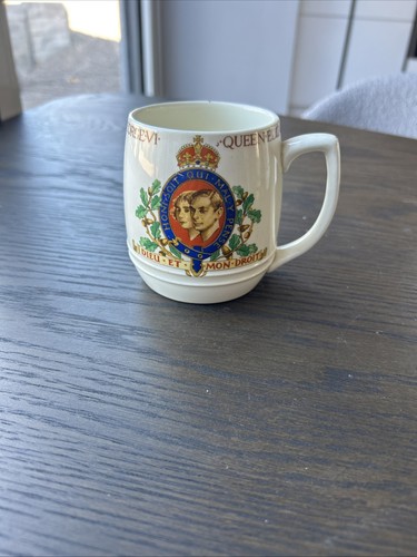 Vintage collectable king - &,