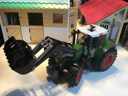 Bruder scale large fendt - bruder,