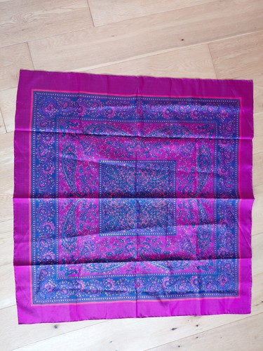 Bnwot genuine thai - thai, square