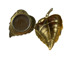 Vintage Avon Gold Tone Leaf