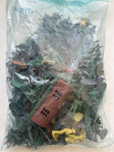 Lot plastic army men - plastic,