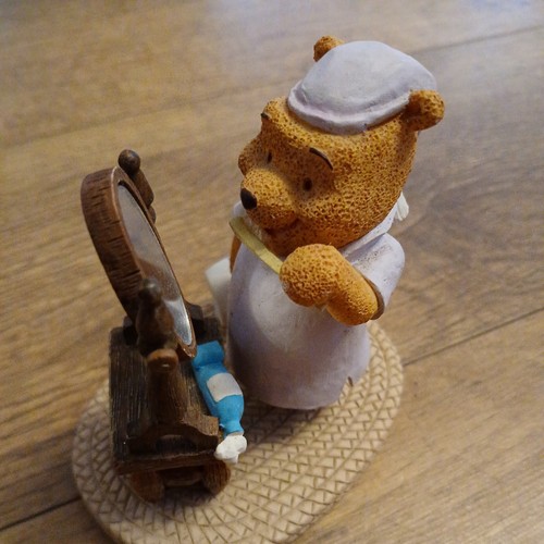 Disney simply pooh - disney, figure