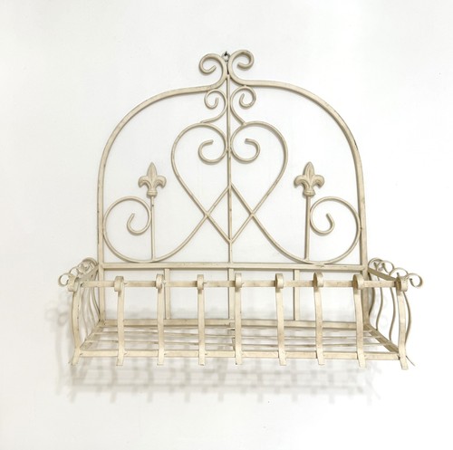 Cream metal wall - cream,