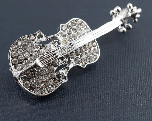 Elegant silver toned - toned, diamante