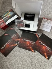 Native Instruments Traktor Scratch Audio Interface A10 Digital Vinyl Bundle